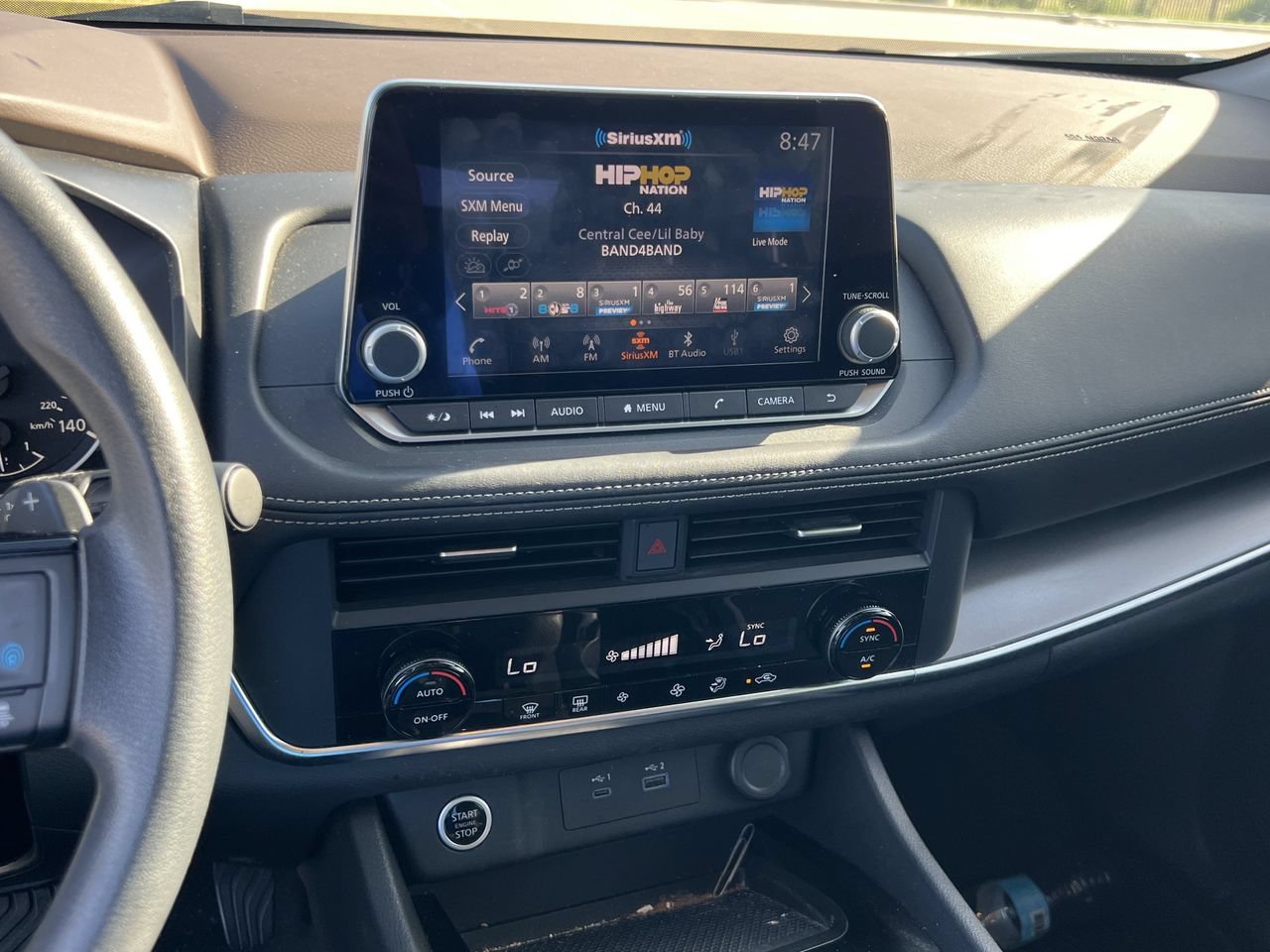 Used 2023 Nissan Rogue SV FWD image 8