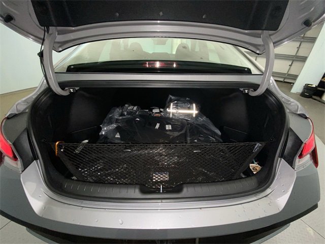 Certified 2025 Hyundai Elantra SE w/ Cargo Package image 22