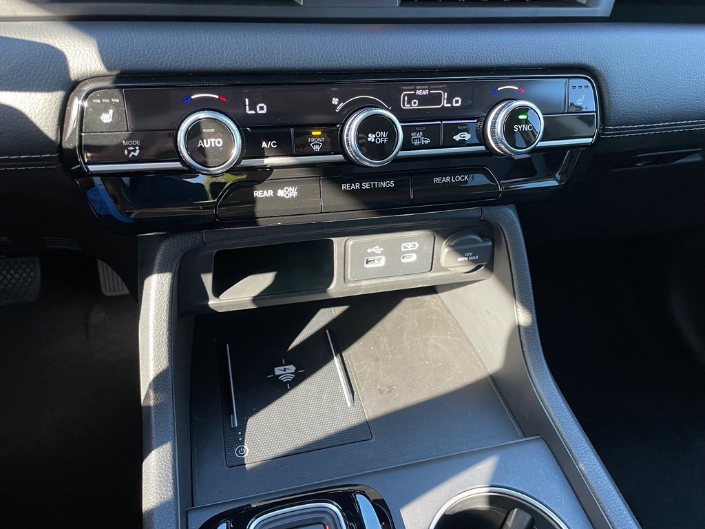 Certified 2025 Honda Pilot Touring image 18