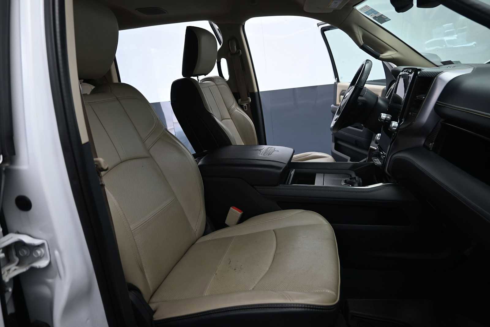 Used 2020 RAM 2500 Limited AWD/4WD image 32