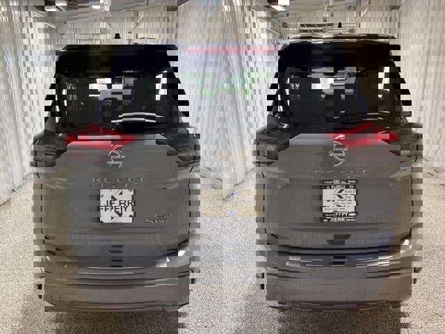 Used 2024 Nissan Rogue SL w/ SL Premium Package image 5