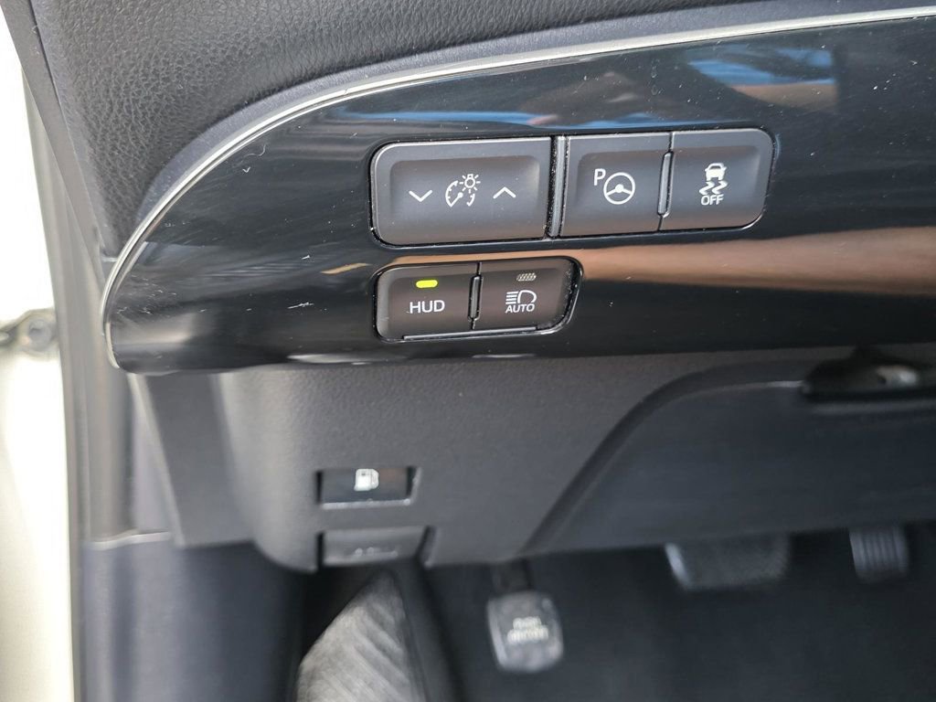 Used 2019 Toyota Prius XLE w/ Advanced Technology Package image 19