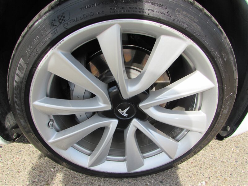 Used 2018 Tesla Model 3 Long Range AWD/4WD image 27