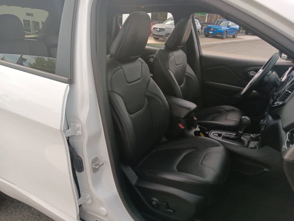 Used 2021 Jeep Cherokee High Altitude AWD/4WD image 11