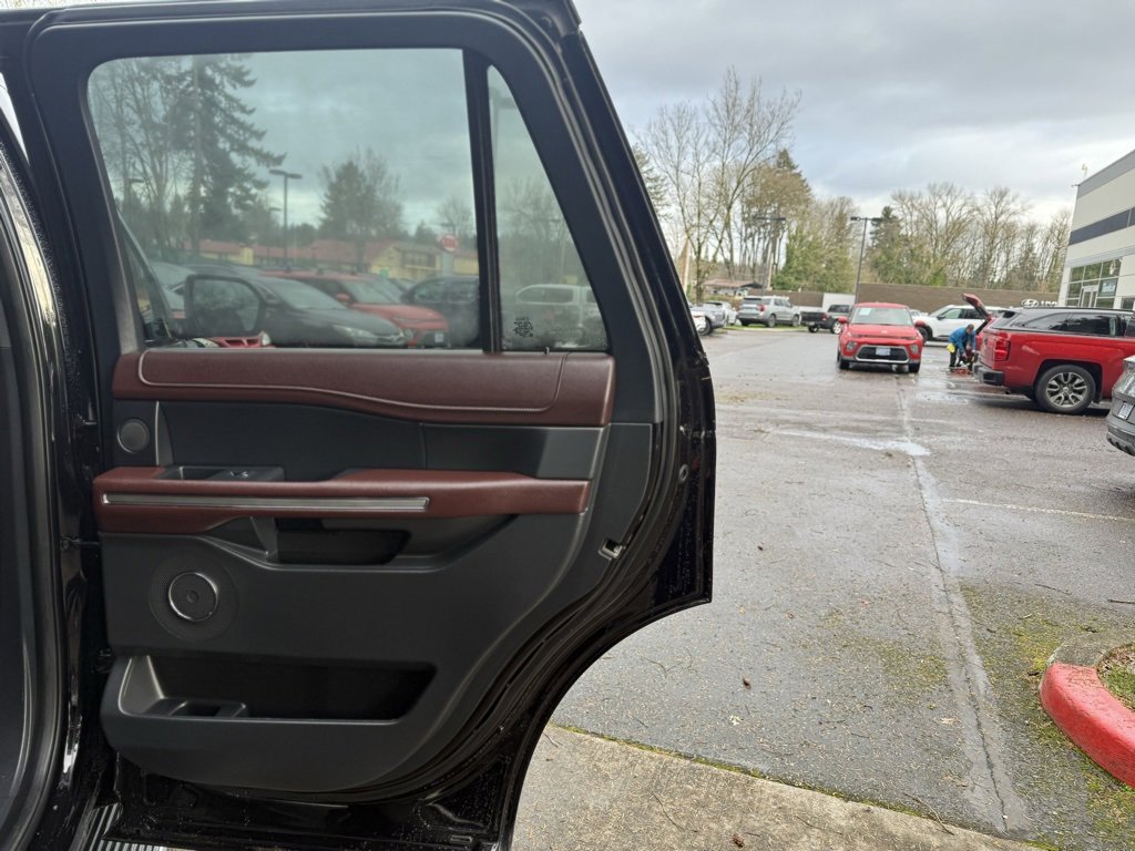 Used 2023 Ford Expedition Limited image 20