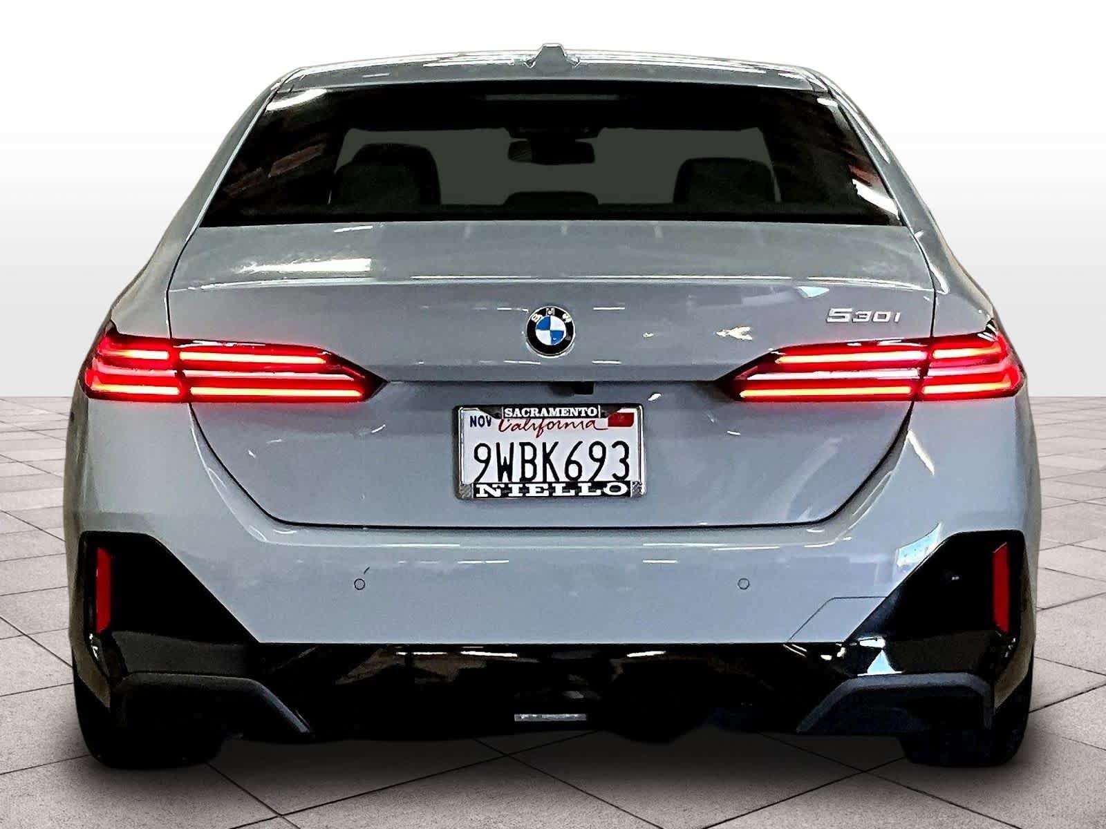Used 2026 BMW 530i w/ M Sport Package image 6