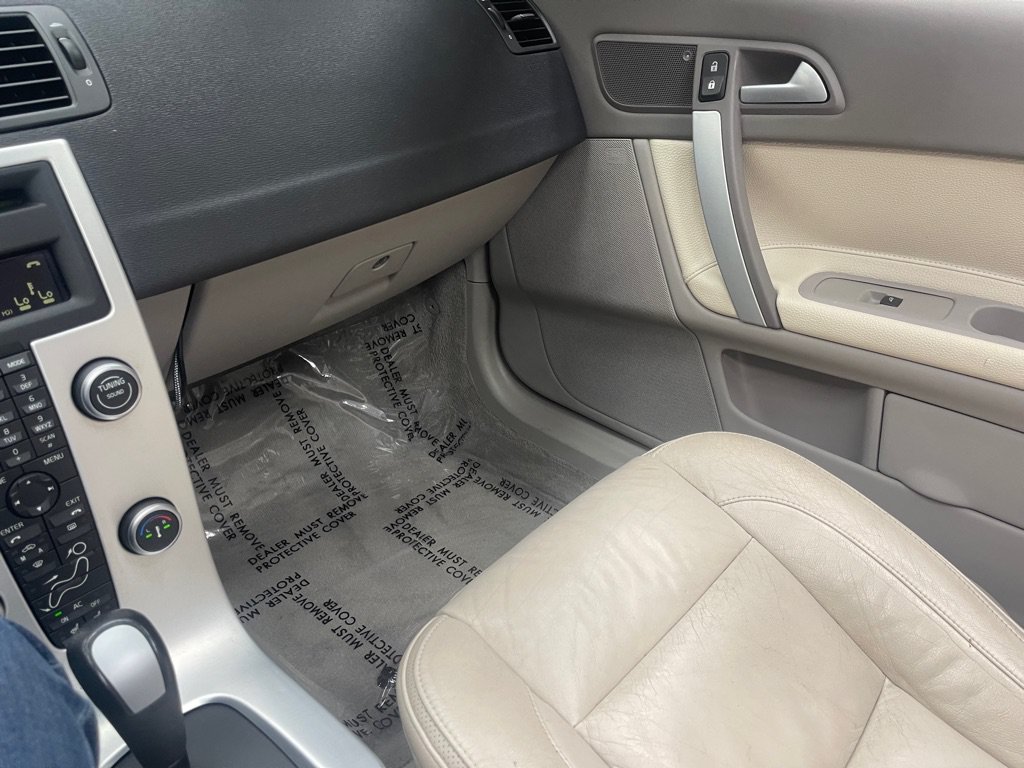 Used 2011 Volvo C70 T5 w/ Convenience Pkg FWD image 29