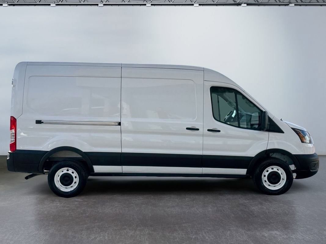 Used 2025 Ford Transit 250 Medium Roof RWD image 4