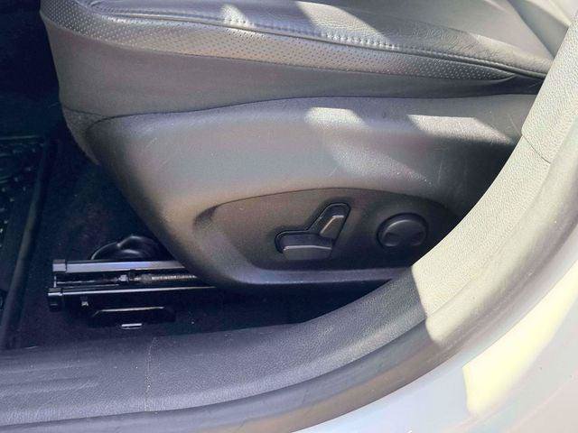 Certified 2023 Jeep Renegade Limited AWD/4WD image 17