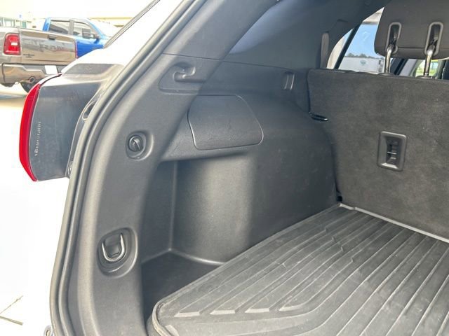 Used 2020 Chevrolet Equinox LS w/ LPO, Blackout Package FWD image 10