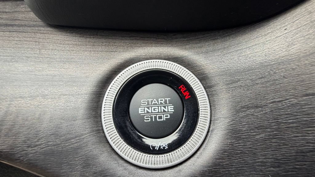 Certified 2022 Jeep Grand Cherokee L Overland w/ Luxury Tech Group IV AWD/4WD image 34