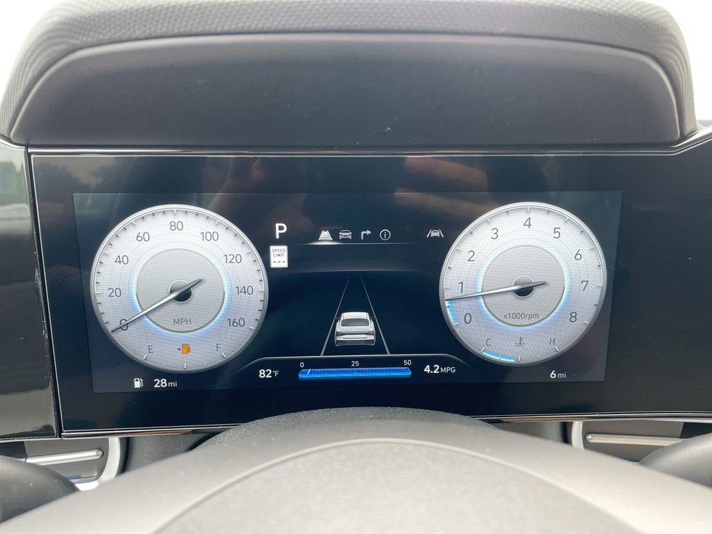 New 2025 Hyundai Elantra Limited image 40