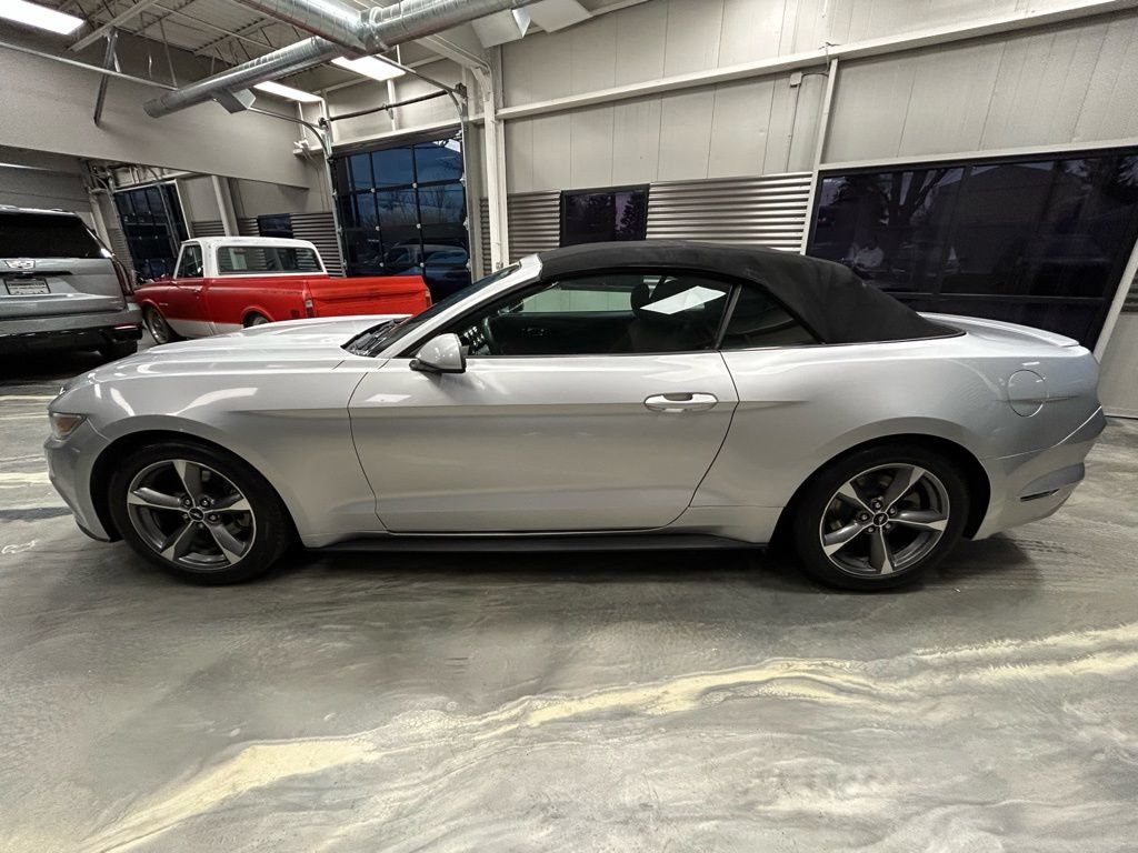 Used 2016 Ford Mustang Convertible w/ Equipment Group 051A RWD image 30