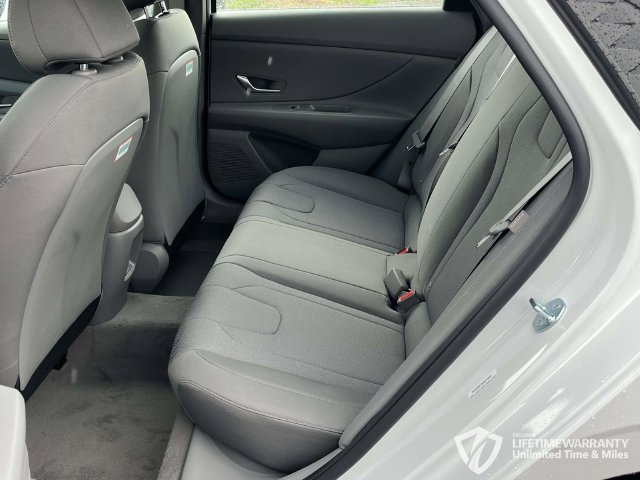 New 2026 Hyundai Elantra SE FWD image 14