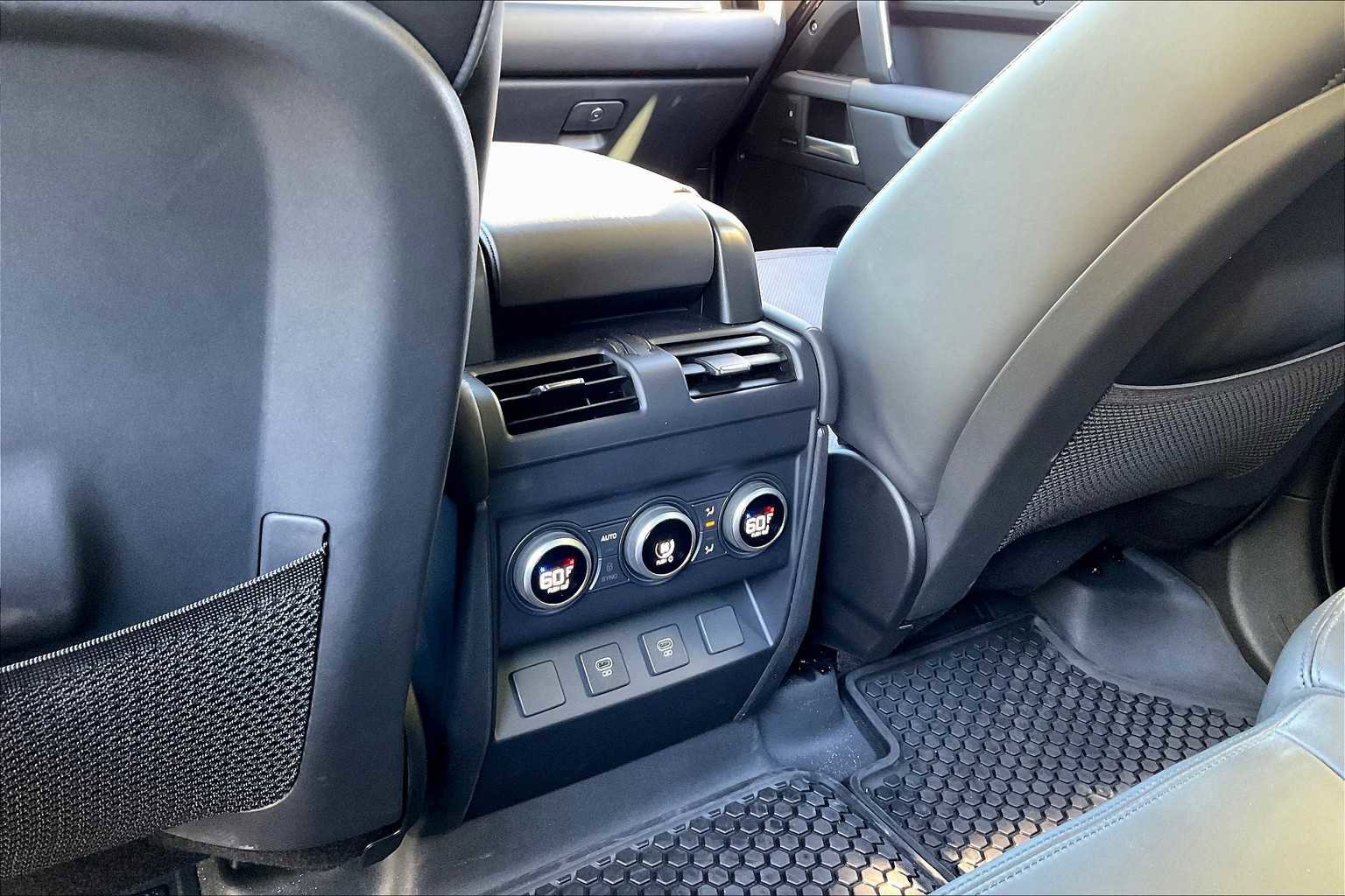 Used 2025 Land Rover Defender 130 S image 36