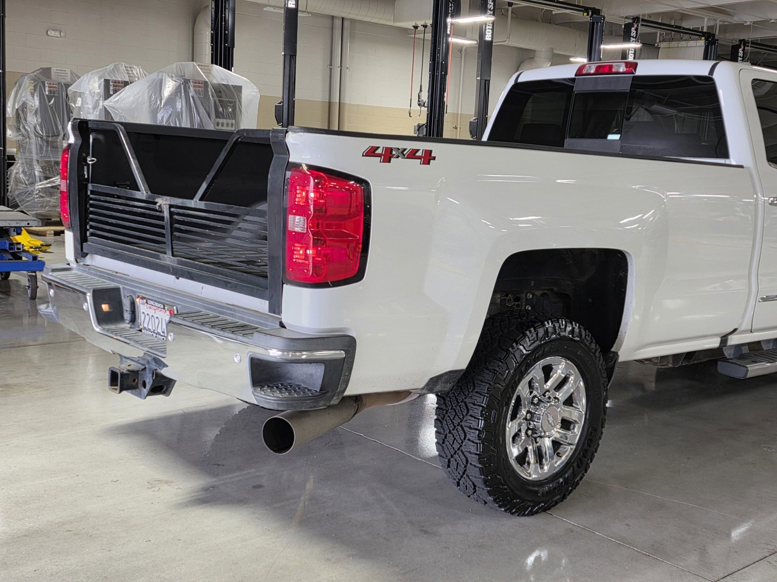 Used 2018 Chevrolet Silverado 3500 LTZ w/ Duramax Plus Package image 11