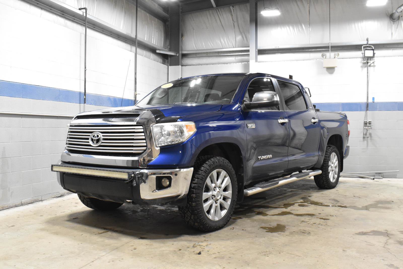 Used 2015 Toyota Tundra Limited image 2