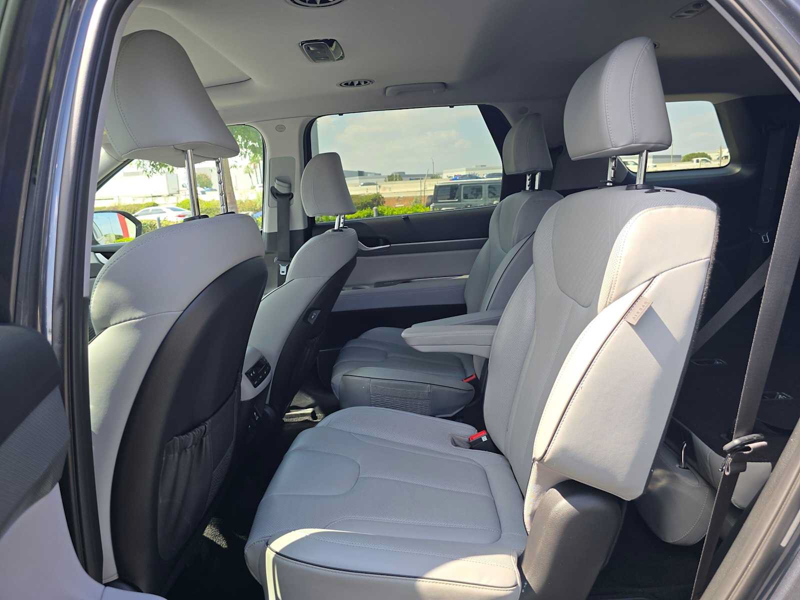 Used 2025 Hyundai Palisade SEL FWD image 18