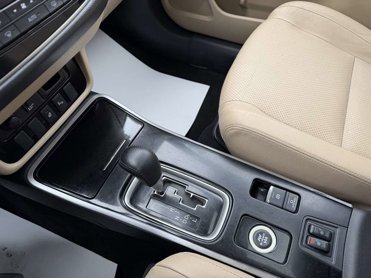 Used 2018 Mitsubishi Outlander SEL image 26