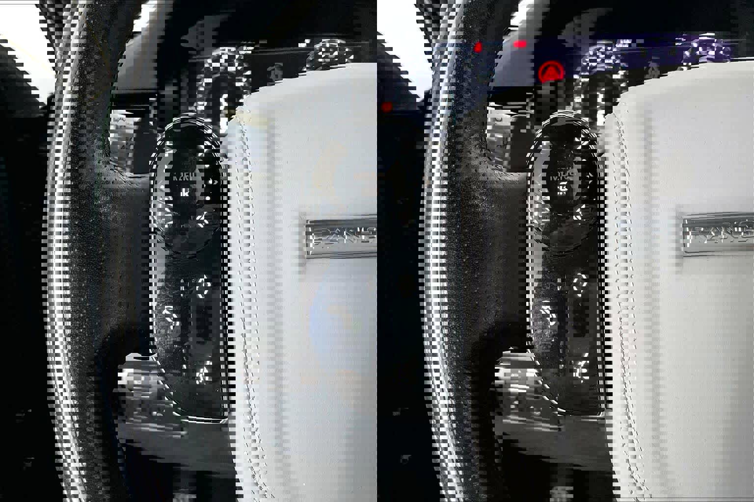 Used 2020 Land Rover Range Rover Evoque First Edition image 23