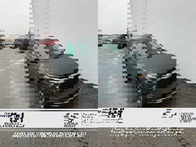 Used 2025 Chevrolet Trax LT