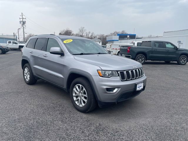 Used 2021 Jeep Grand Cherokee Laredo AWD/4WD image 1