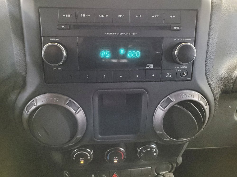 Used 2018 Jeep Wrangler Unlimited Sport w/ Connectivity Group image 25