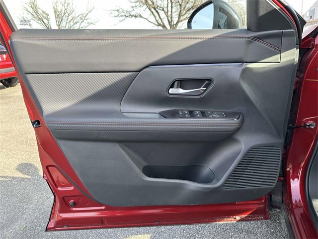 New 2026 Nissan Kicks SR w/ Cold Weather Package image 14