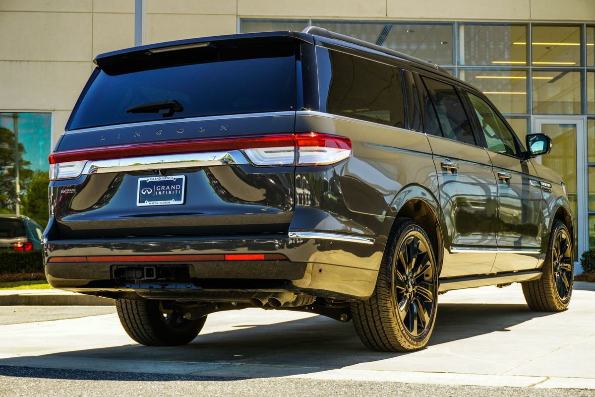 Used 2023 Lincoln Navigator L Black Label AWD/4WD image 12