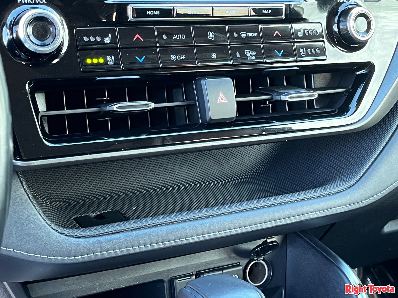 Certified 2021 Toyota Highlander Limited AWD/4WD image 30