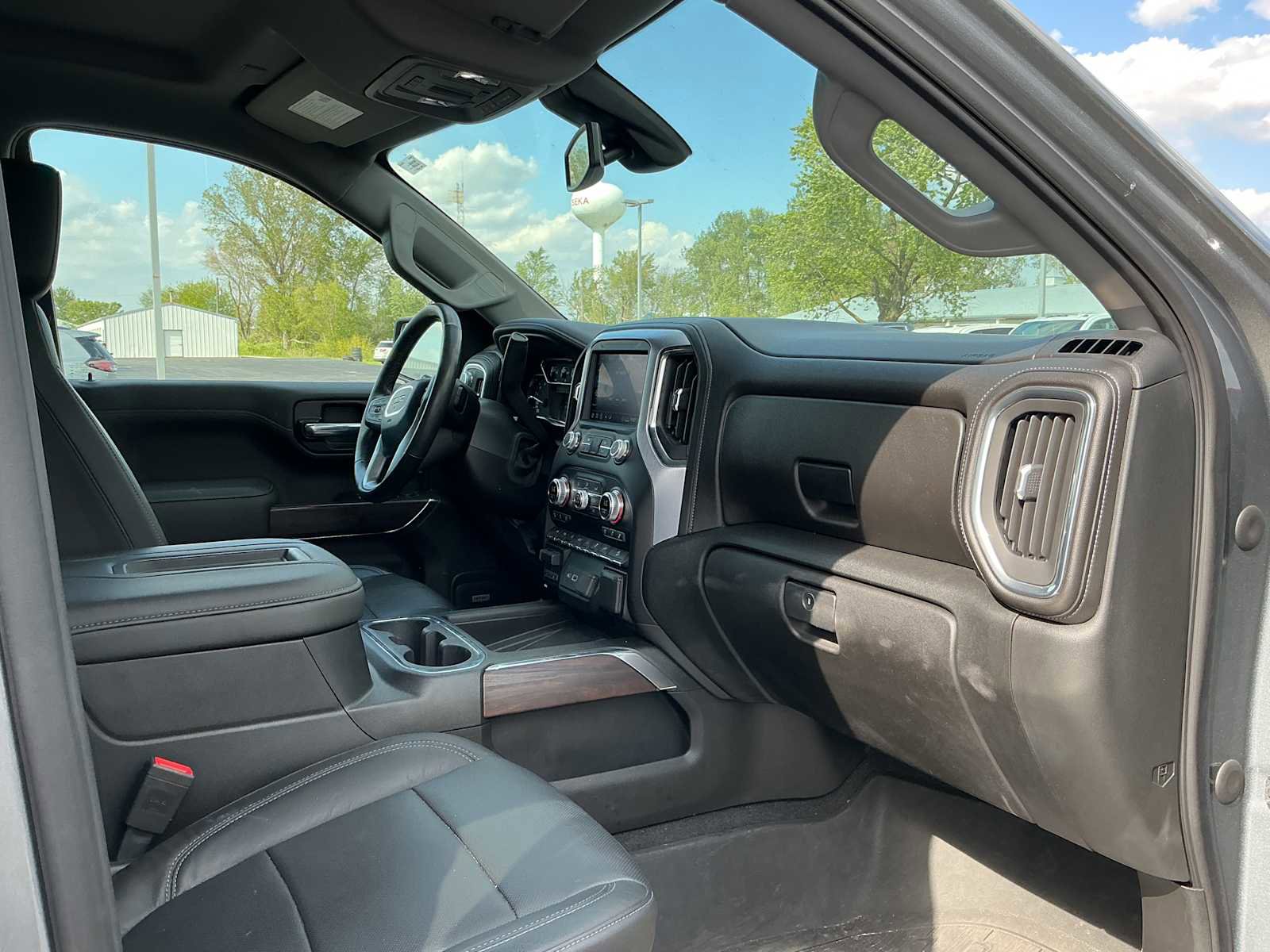 Used 2020 GMC Sierra 1500 SLT w/ SLT Premium Plus Package AWD/4WD image 25