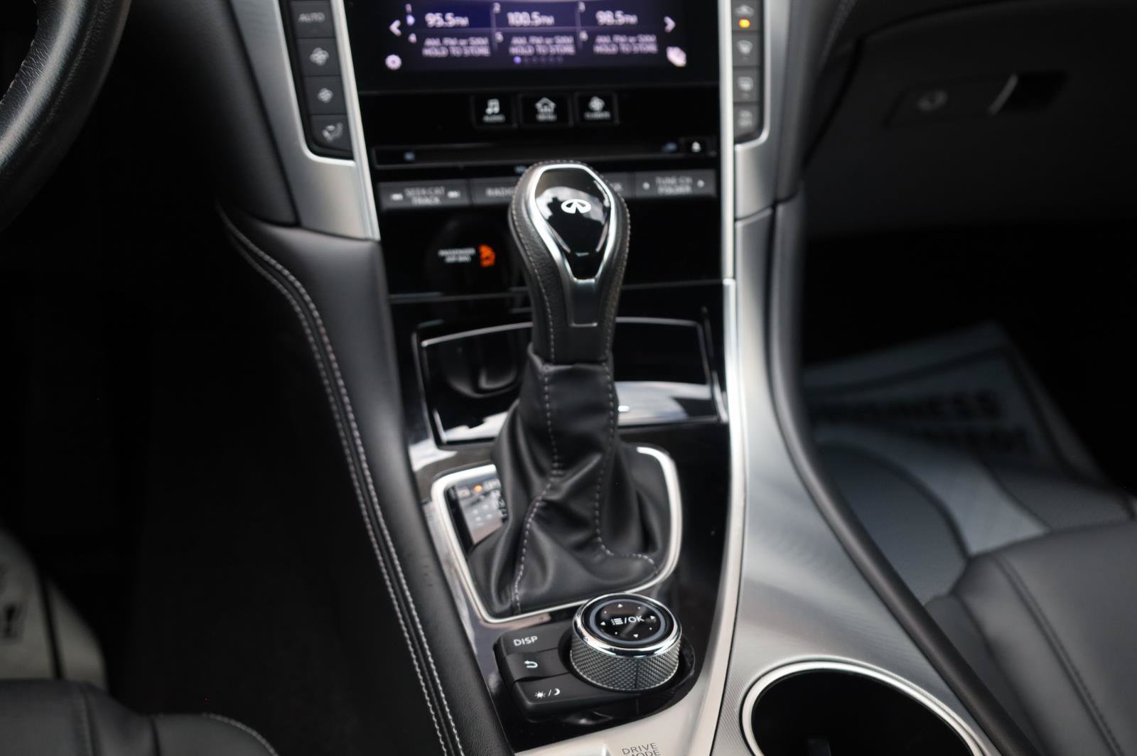 Used 2019 INFINITI Q60 3.0t Luxe w/ Cargo Package RWD image 39