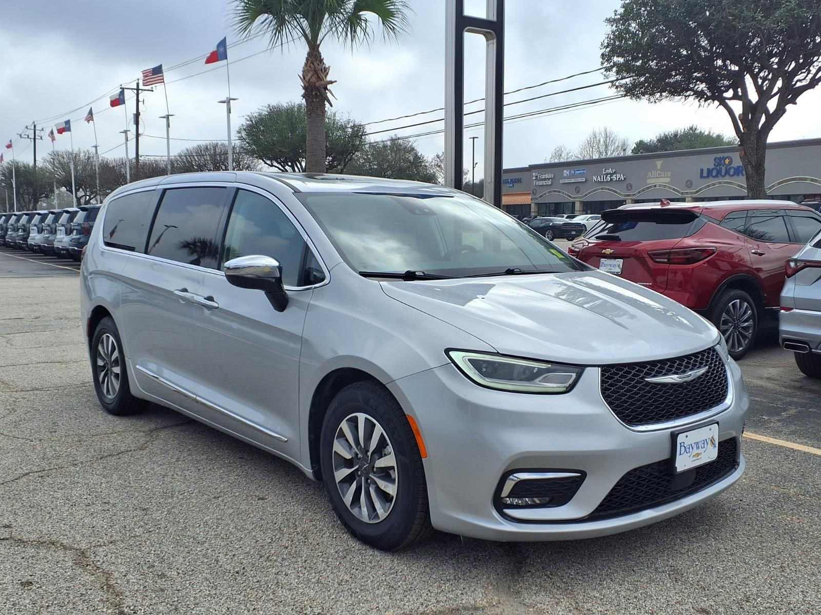 Used 2023 Chrysler Pacifica Limited image 20