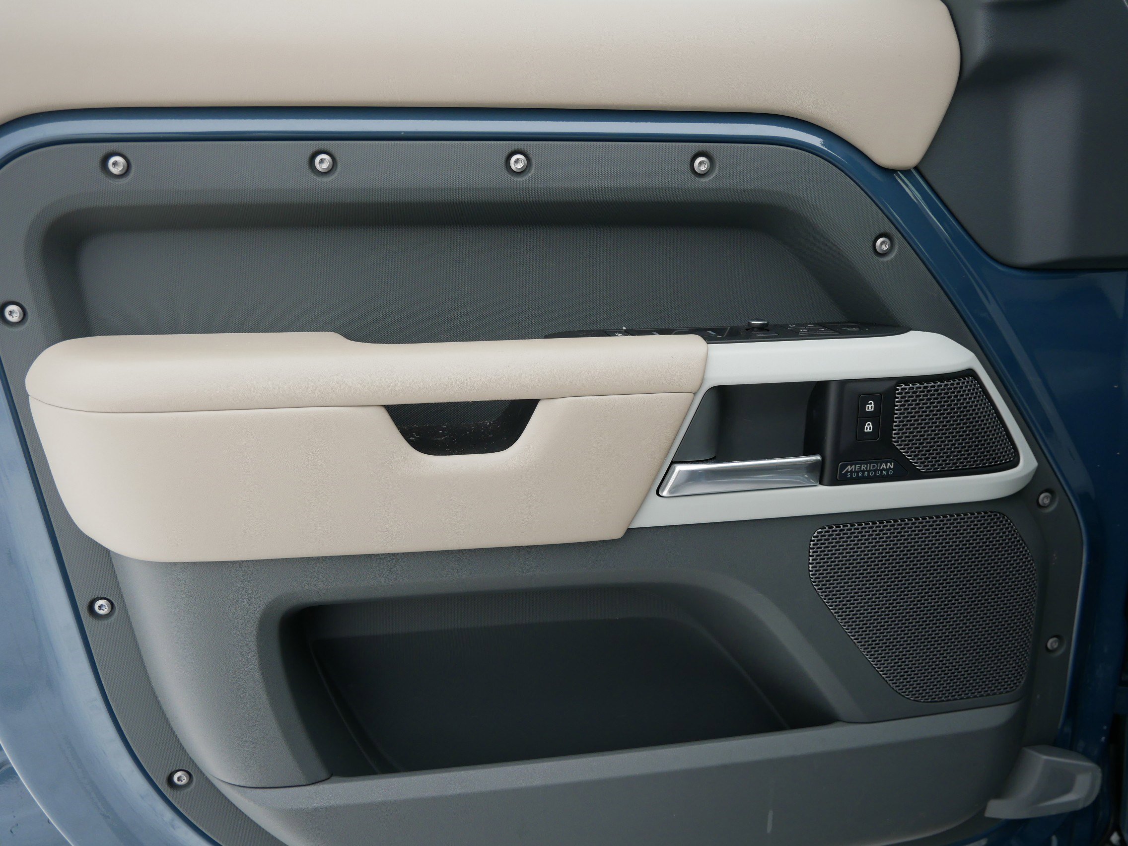 Used 2020 Land Rover Defender 110 image 17