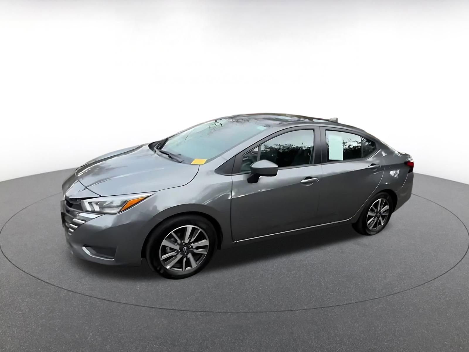 Used 2025 Nissan Versa SV image 8