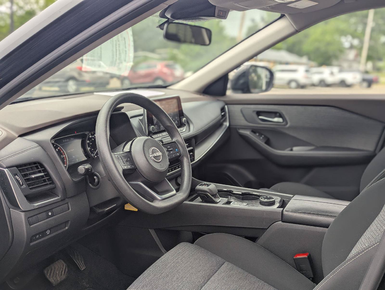 Used 2023 Nissan Rogue SV AWD/4WD image 15