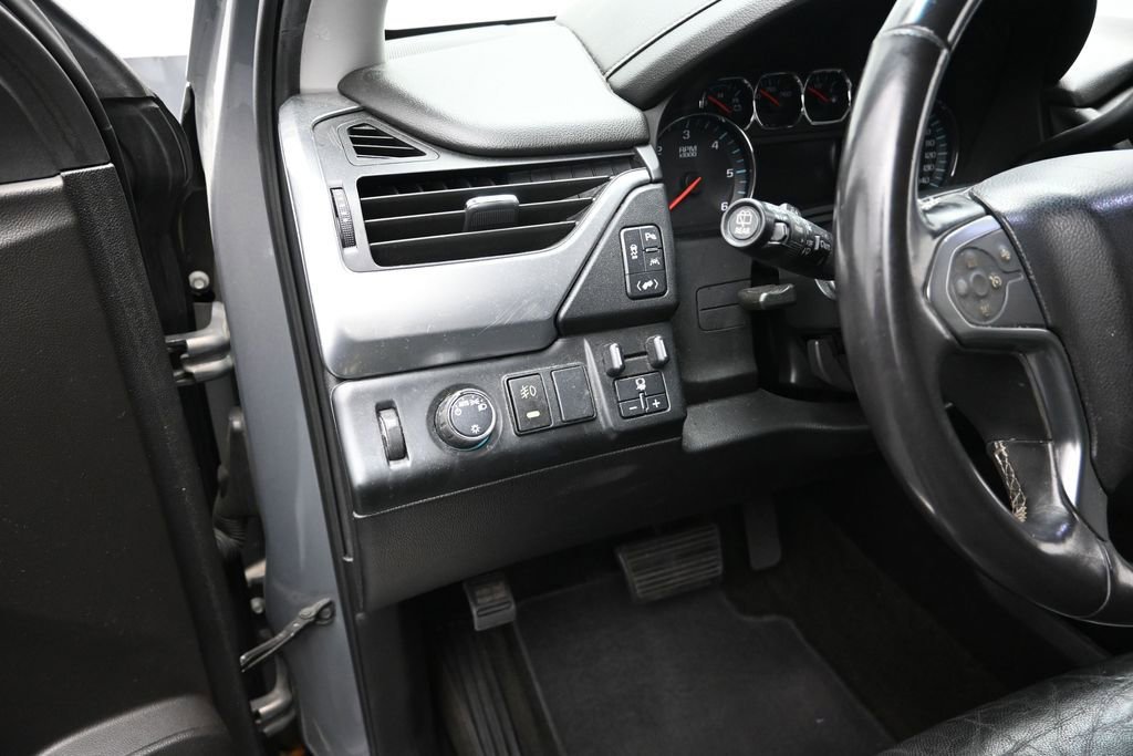 Used 2017 Chevrolet Suburban LT w/ Max Trailering Package RWD image 12