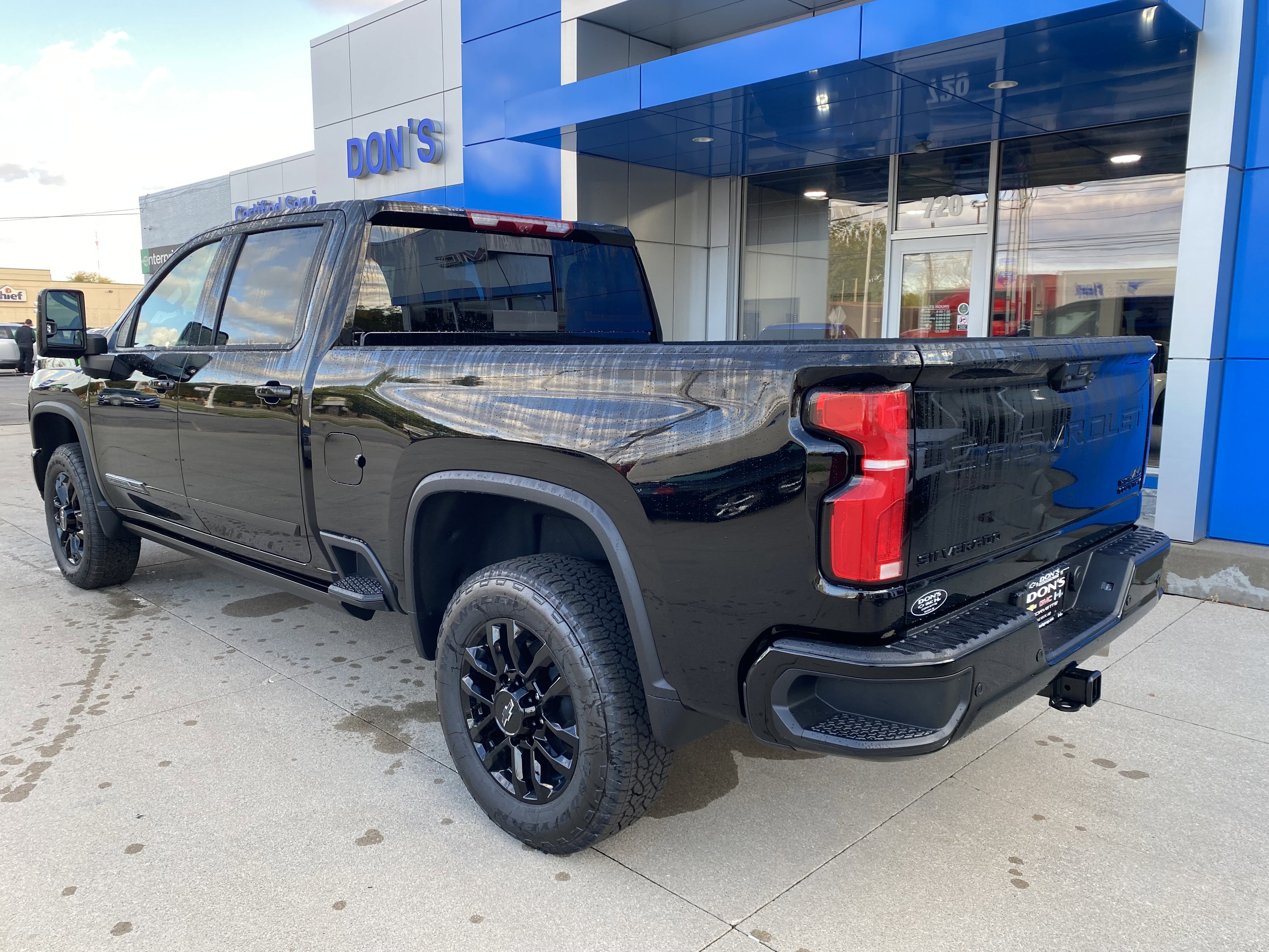New 2026 Chevrolet Silverado 2500 High Country w/ Midnight Edition image 32