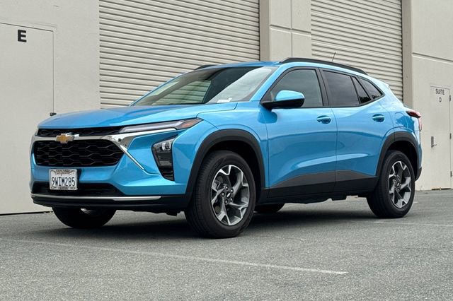 Used 2026 Chevrolet Trax LT image 8