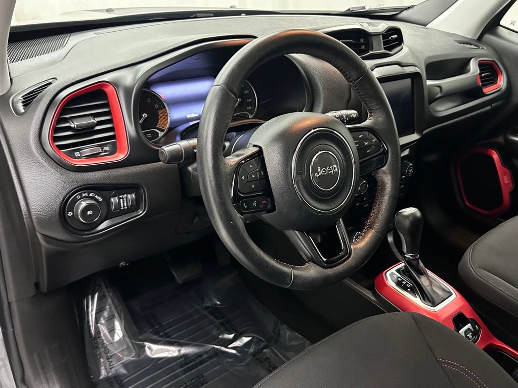 Certified 2022 Jeep Renegade Trailhawk w/ Sun/Sound Group AWD/4WD image 11