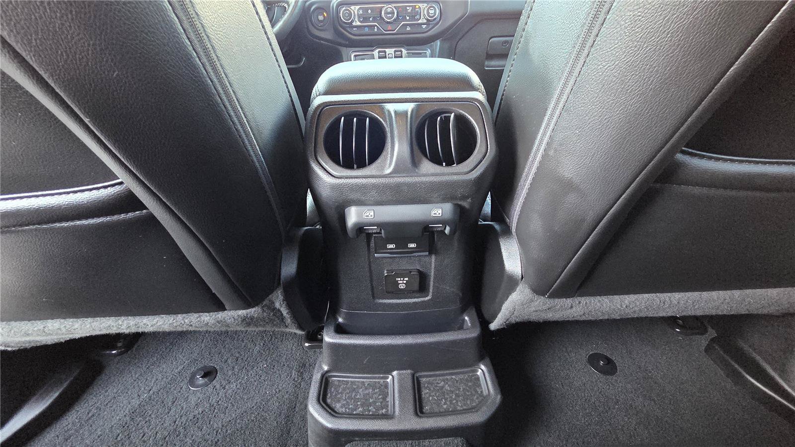 Used 2022 Jeep Wrangler Unlimited Sahara w/ Cold Weather Group AWD/4WD image 26