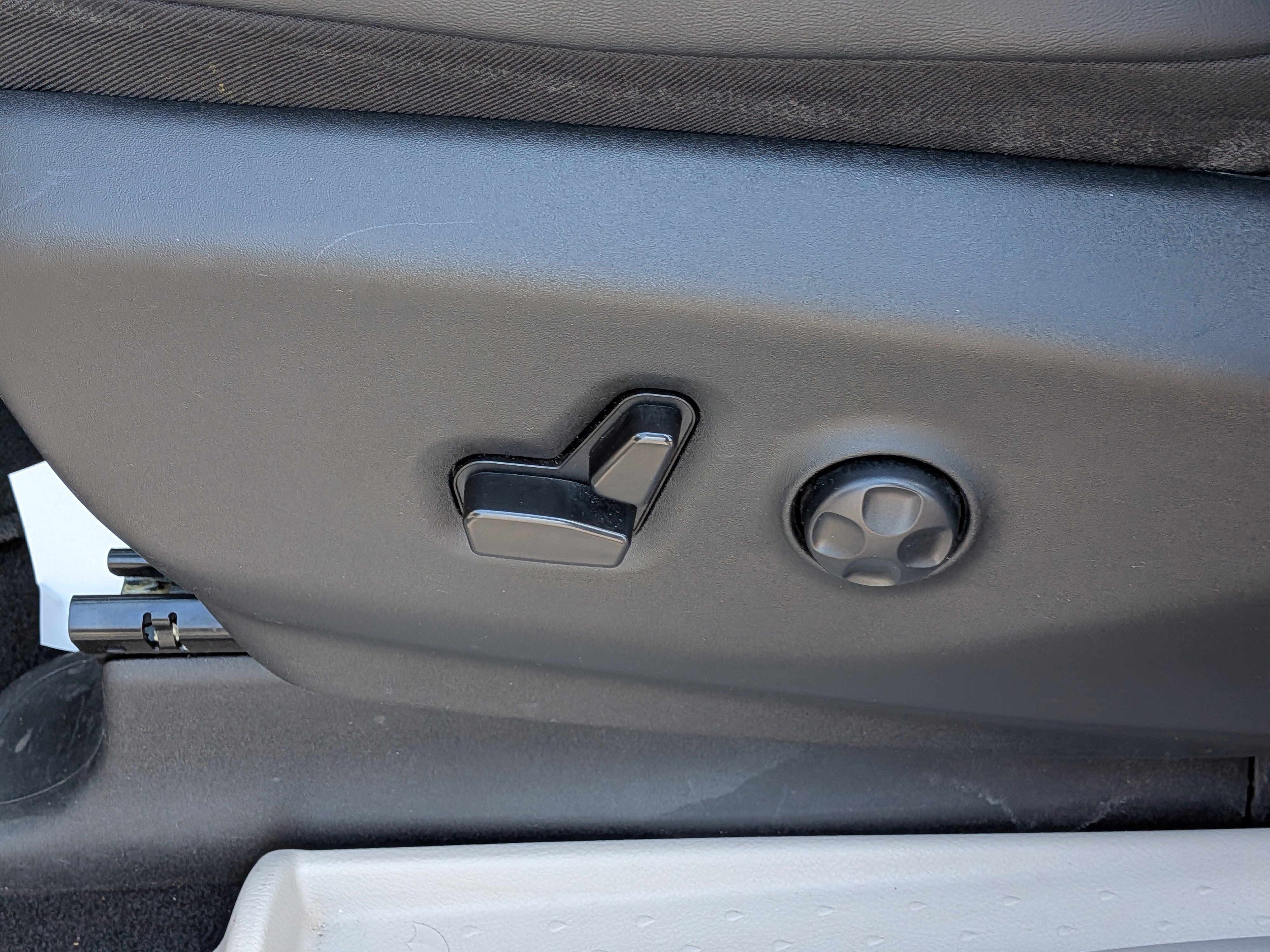 Used 2024 Chrysler Pacifica Touring-L image 23