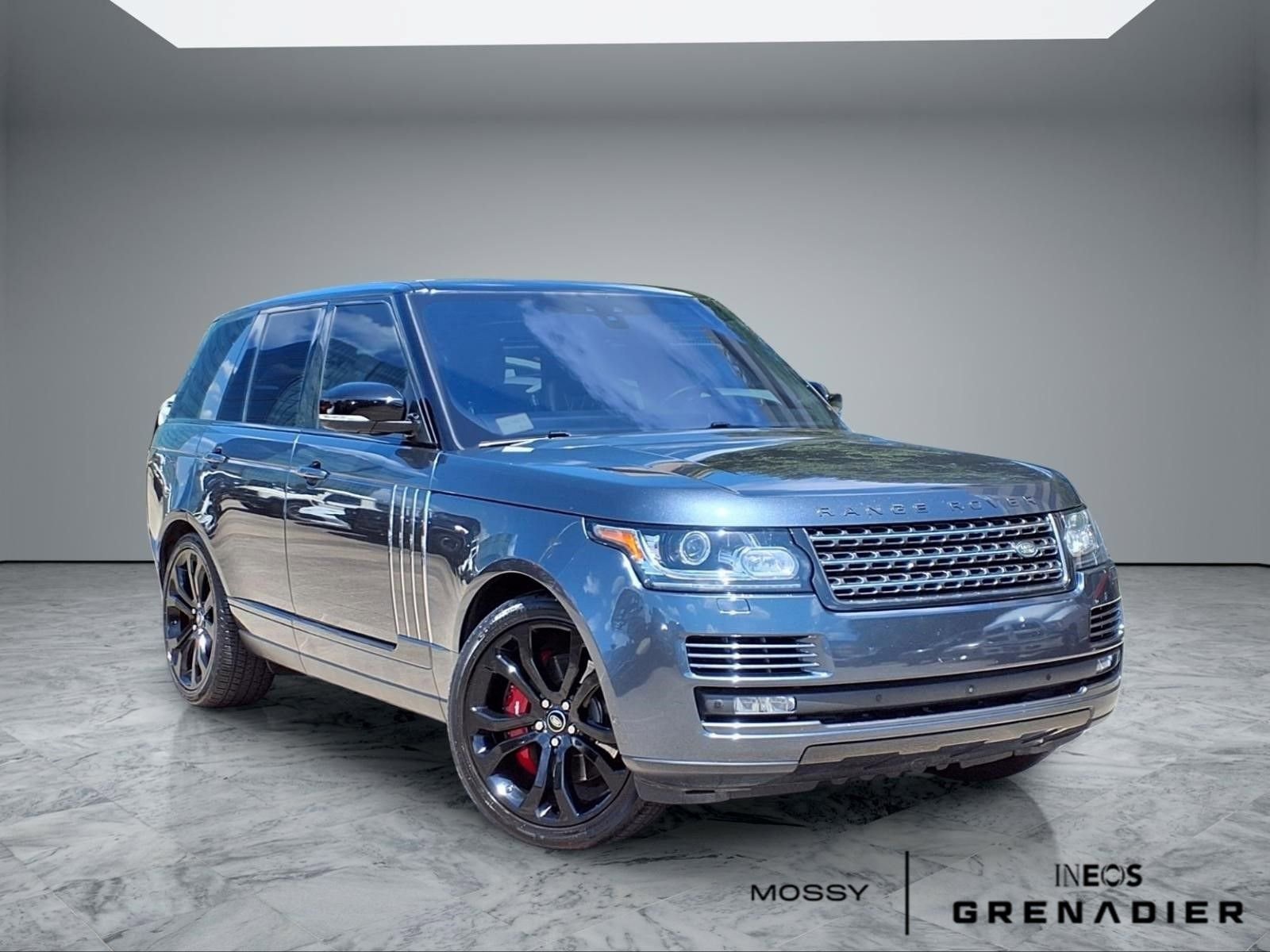 Used 2017 Land Rover Range Rover SV Autobiography Dynamic AWD/4WD image 1