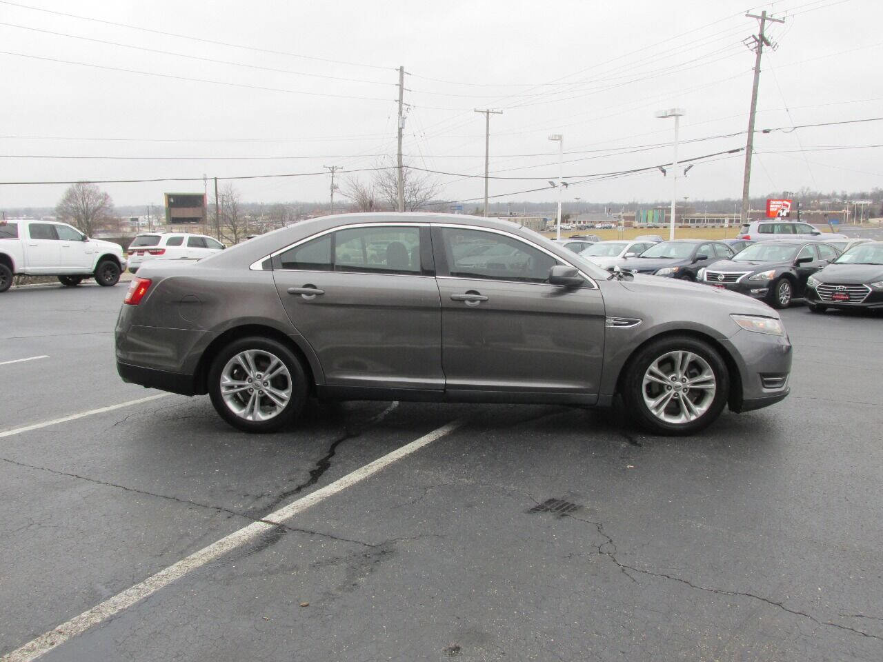Used 2013 Ford Taurus SEL image 6
