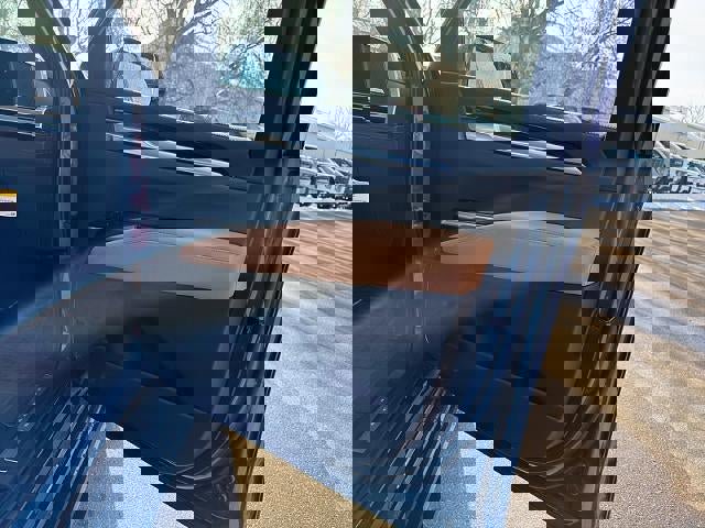 New 2026 Cadillac Escalade ESV Luxury w/ Touring Package AWD/4WD image 16