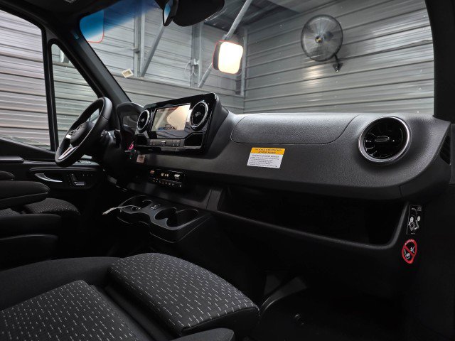 Used 2023 Mercedes-Benz Sprinter 3500 image 16