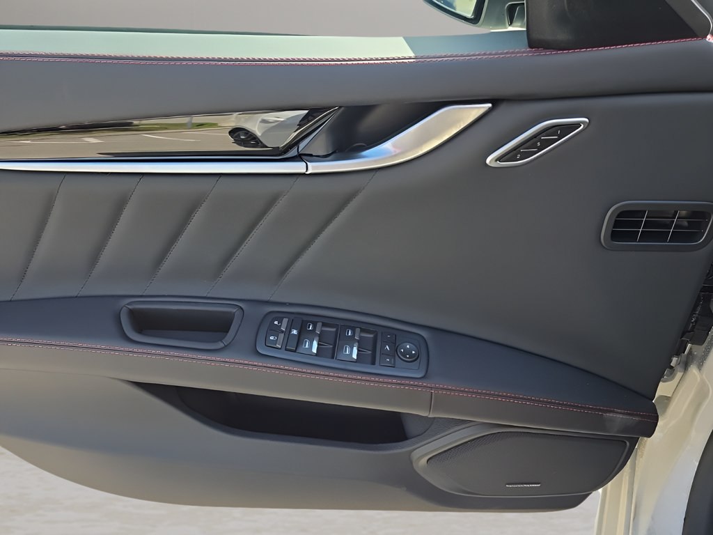 New 2024 Maserati Ghibli Modena Ultima Q4 AWD/4WD image 17