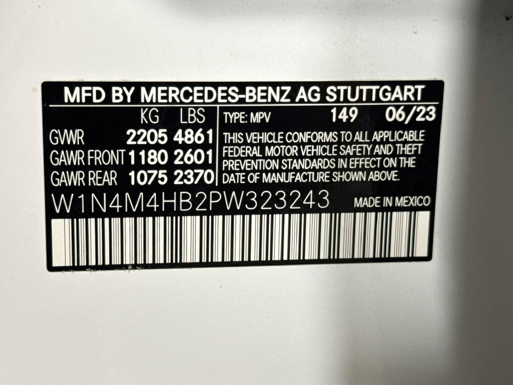 Used 2023 Mercedes-Benz GLB 250 4MATIC image 32