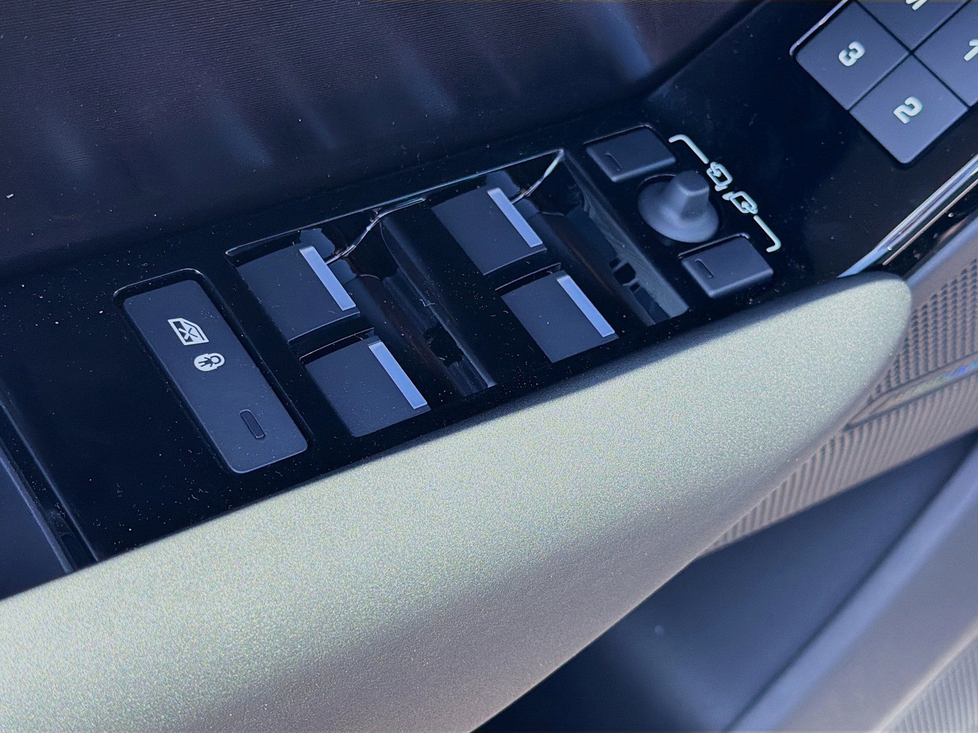 New 2026 Land Rover Range Rover Velar Dynamic SE image 22