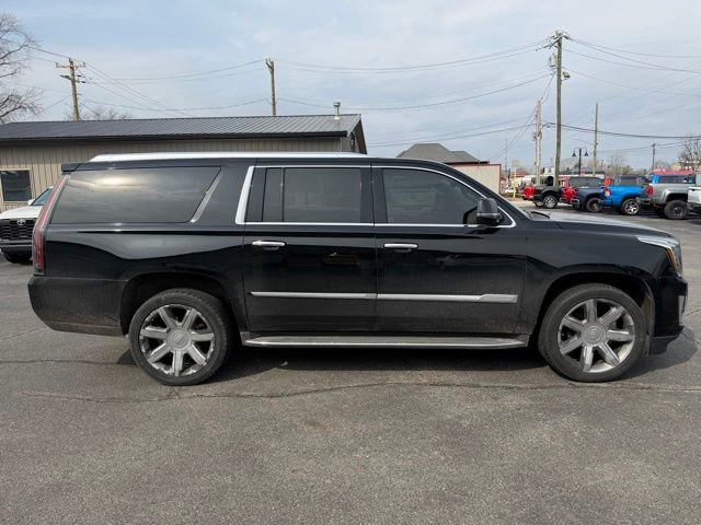 Used 2016 Cadillac Escalade ESV Luxury image 5